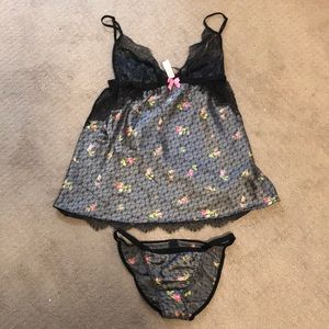 New Victoria Secret sleepwear set in Size S